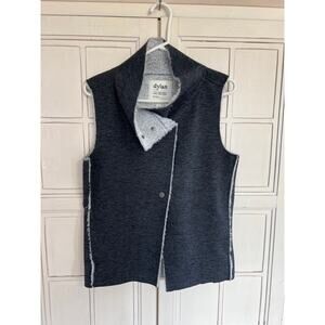 Dylan size small women’s faux fur lined charcoal gray vest